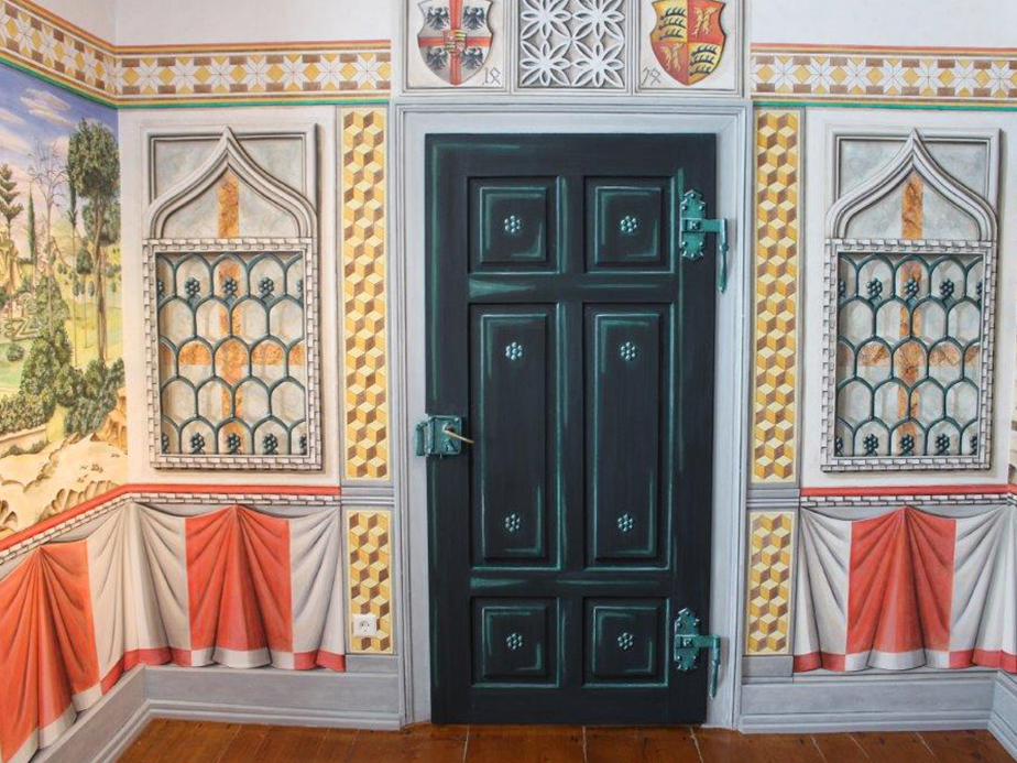 GEWANDHAUS Museum in Inneringen mit Wandmalereien von Katja Morrison